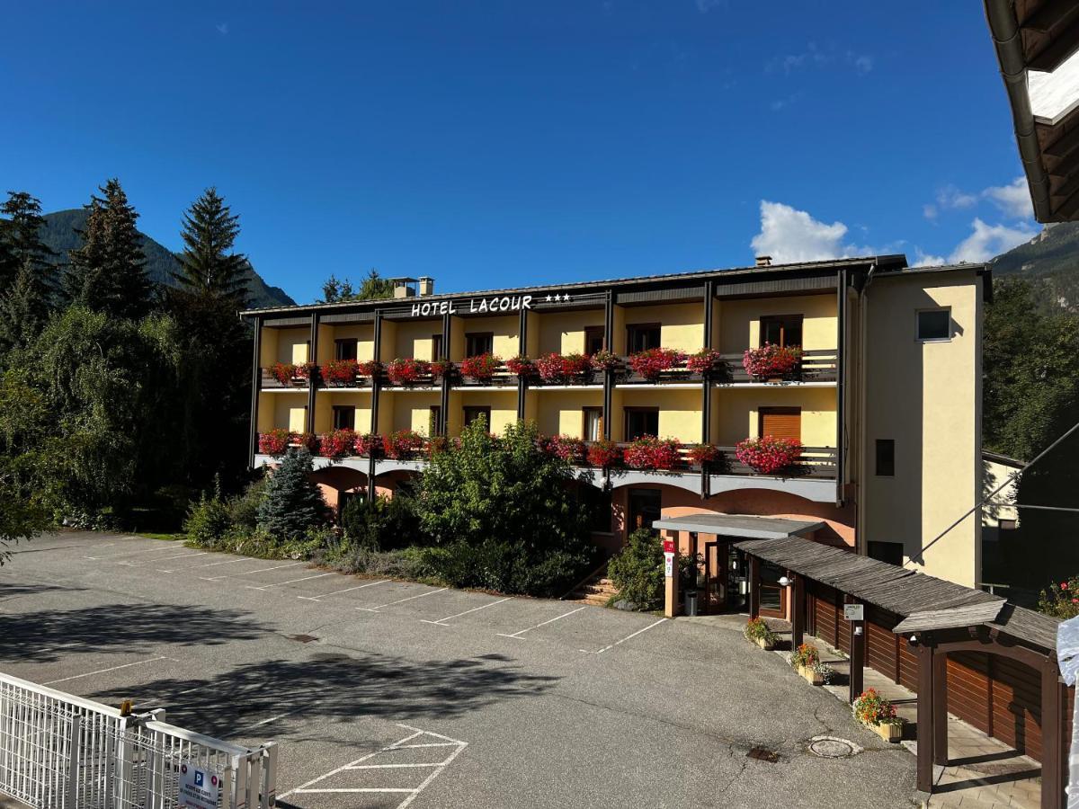 Hotel Lacour Eygliers Bagian luar foto