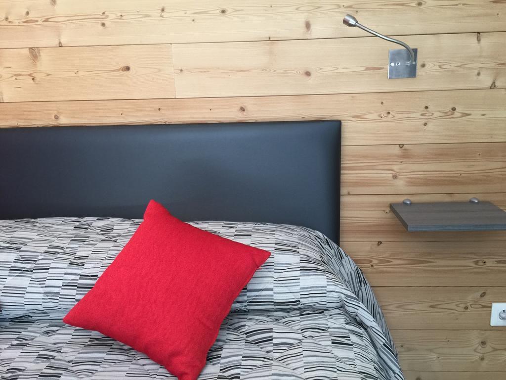 Hotel Lacour Eygliers Bagian luar foto